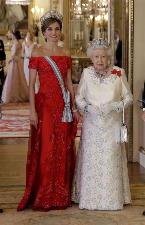 kleid burberry letizia|Queen Letizia Wears Burberry to Meet Queen Elizabeth and the .